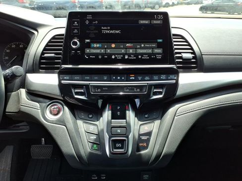 Used 2025 Honda Odyssey Sport-L image 11