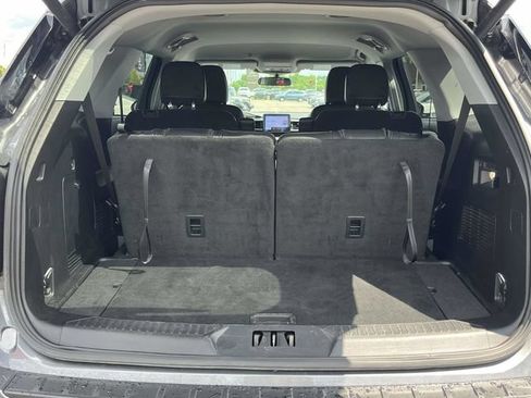 Used 2023 Ford Explorer XLT w/ Equipment Group 202A AWD/4WD image 20