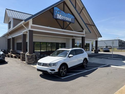 Used 2018 Volkswagen Tiguan SEL FWD image 1
