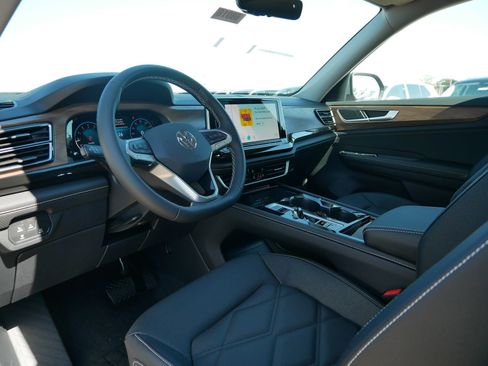 New 2026 Volkswagen Atlas SE image 3