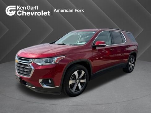 Used 2020 Chevrolet Traverse LT w/ LT Premium Package AWD/4WD image 1