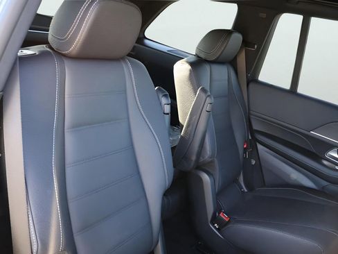 New 2026 Mercedes-Benz GLS 450 4MATIC image 11