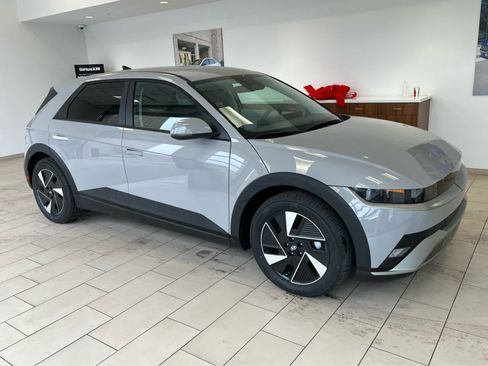 New 2026 Hyundai Ioniq 5 SEL image 5