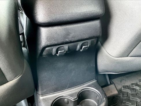 Used 2011 Jeep Wrangler Unlimited Sport w/ Mopar Chrome Edition Group image 10