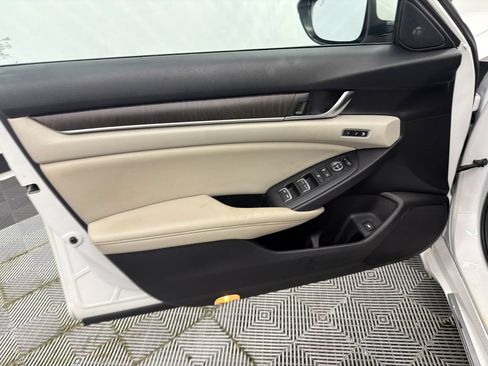 Used 2021 Honda Accord Touring image 11