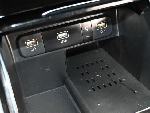 Used 2023 Kia Sorento SX image 35