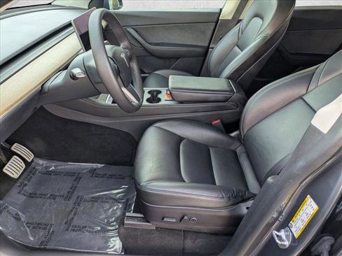 Used 2022 Tesla Model Y Performance image 17