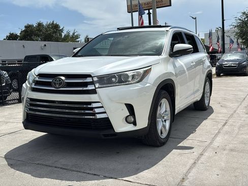 Used 2018 Toyota Highlander Limited Platinum AWD/4WD image 11