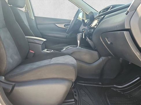 Used 2016 Nissan Rogue S image 20