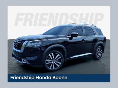 Used 2025 Nissan Pathfinder Platinum w/ Cargo Package