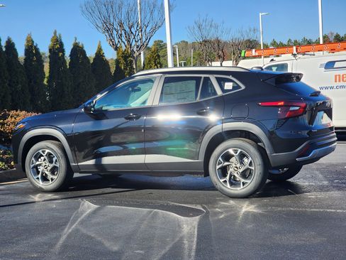 New 2026 Chevrolet Trax LT w/ Driver Confidence Package image 8