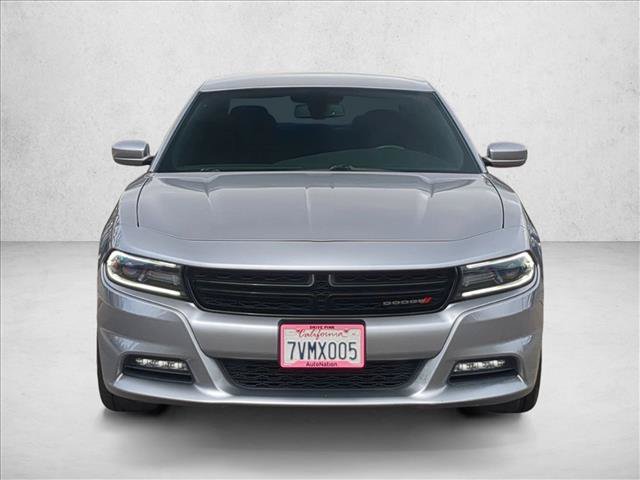 Used 2017 Dodge Charger SXT RWD image 2