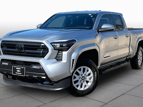 Used 2025 Toyota Tacoma SR5 RWD image 36
