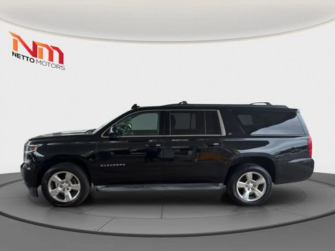 Used 2016 Chevrolet Suburban LT image 2