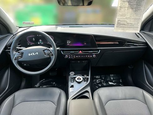 Used 2023 Kia Niro EX w/ EX Cold Weather Package image 11