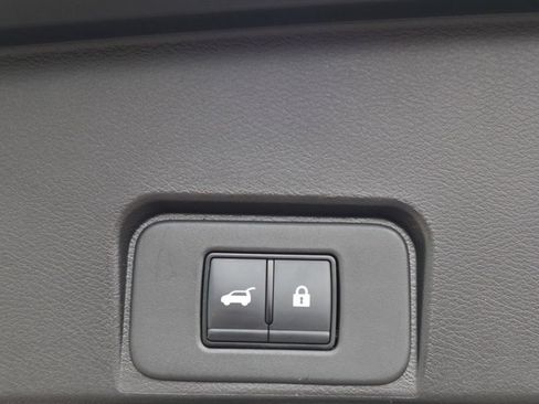 Certified 2025 Nissan Rogue SV AWD/4WD image 29