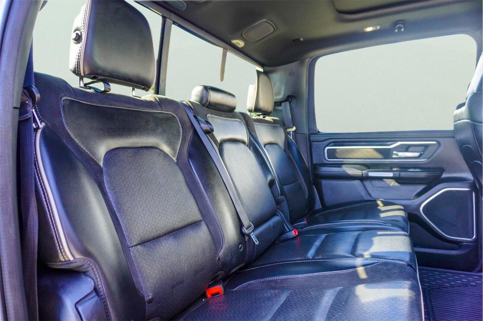 Used 2019 RAM 1500 Laramie AWD/4WD image 14