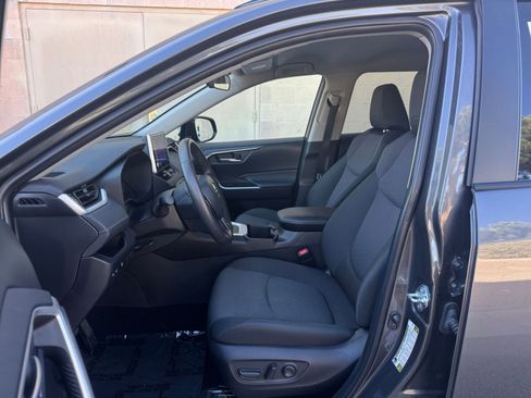 Used 2025 Toyota RAV4 XLE image 27