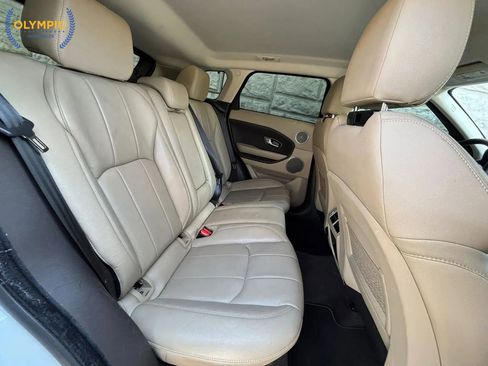 Used 2019 Land Rover Range Rover Evoque SE image 36