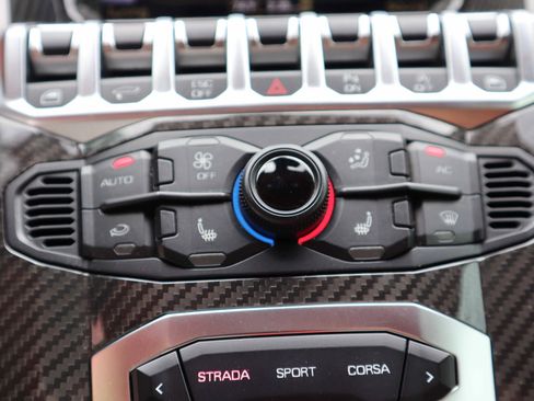 Used 2017 Lamborghini Aventador LP 700-4 image 29