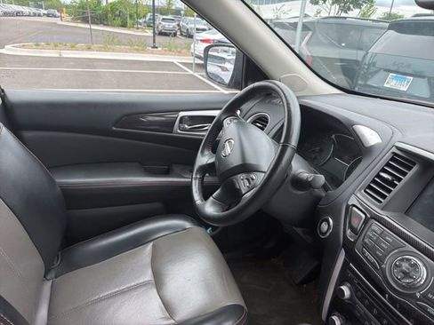 Used 2019 Nissan Pathfinder SL AWD/4WD image 12