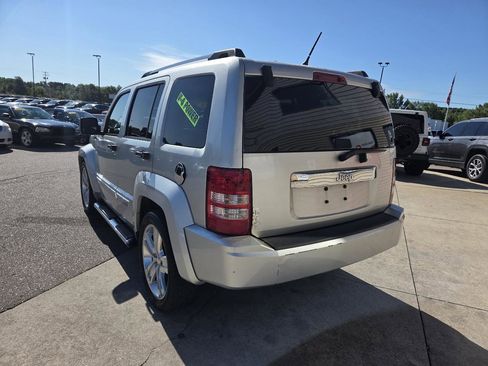 Used 2011 Jeep Liberty Limited Jet AWD/4WD image 7