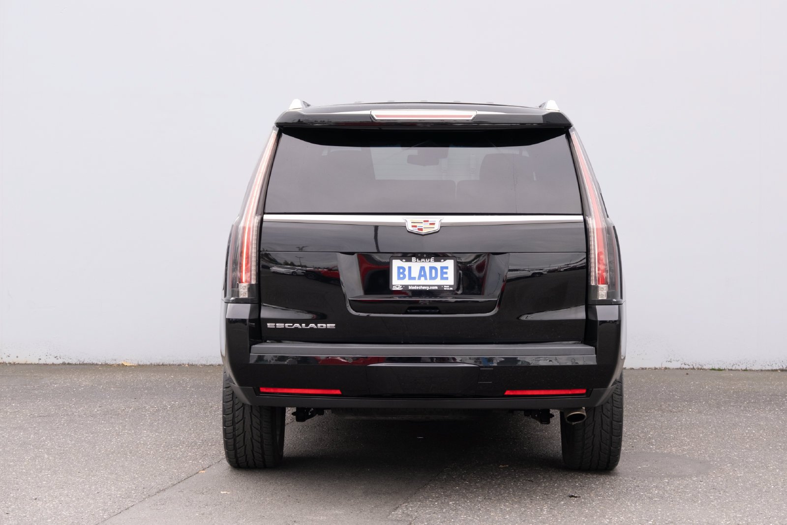 Used 2017 Cadillac Escalade Premium Luxury AWD/4WD image 26