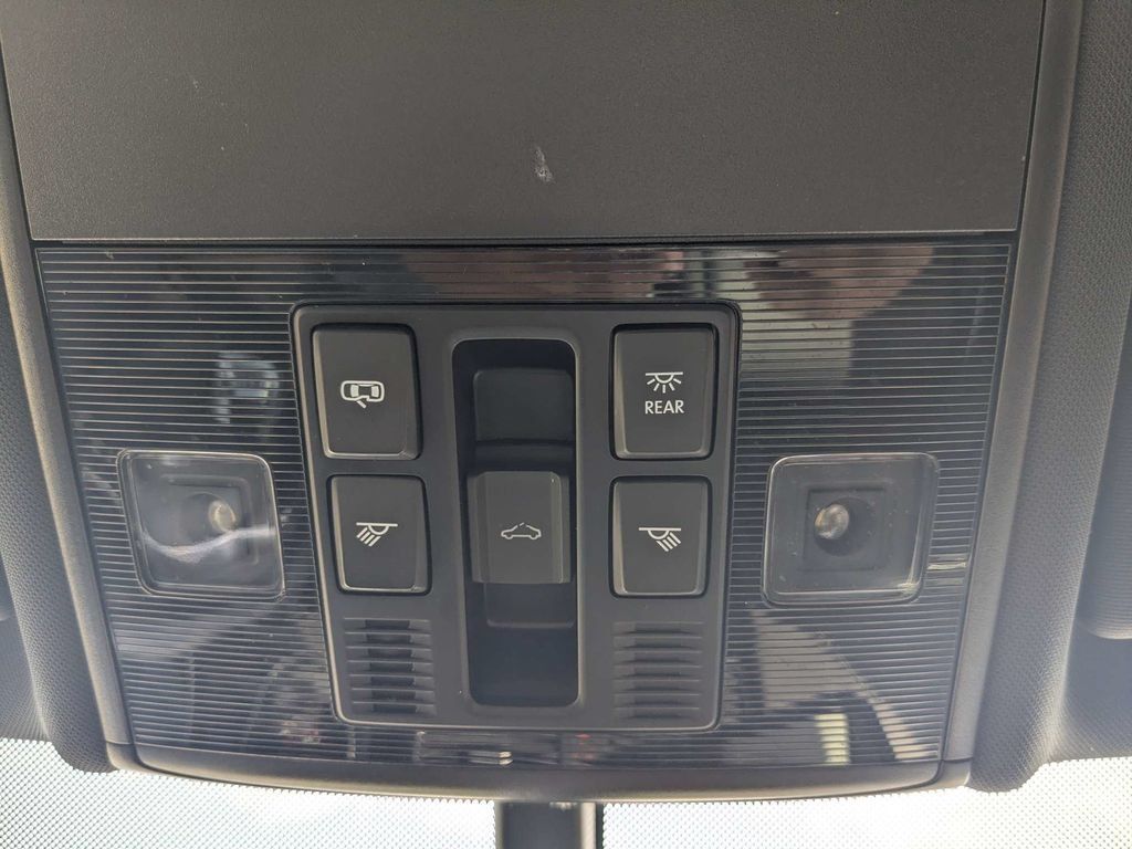Used 2020 Volkswagen GTI SE FWD image 41