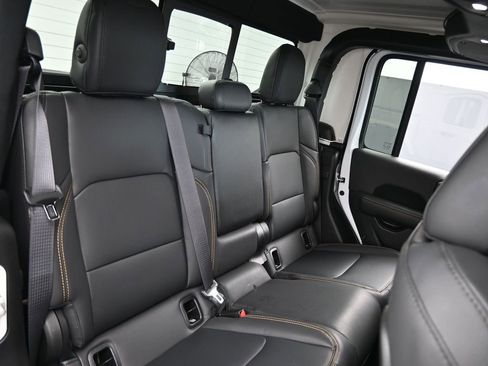 Used 2024 Jeep Gladiator Sport w/ Premium Package image 46