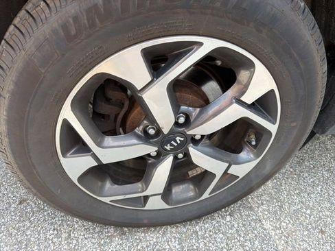 Used 2020 Kia Sportage LX image 17