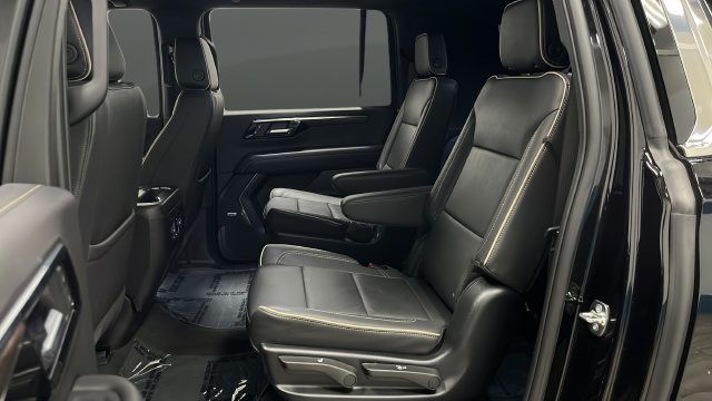 Used 2025 Chevrolet Suburban Premier AWD/4WD image 20