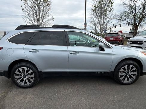 Used 2016 Subaru Outback 3.6R Limited AWD/4WD image 3
