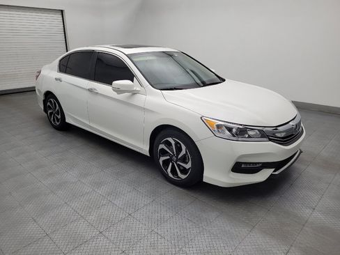 Used 2017 Honda Accord EX image 11