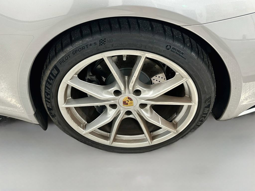 Certified 2018 Porsche 911 Carrera RWD image 32
