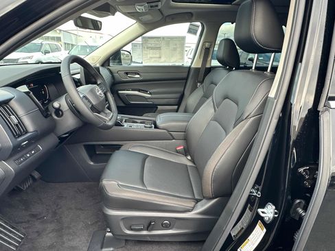 New 2026 Nissan Pathfinder SL w/ SL Premium Package (P04) AWD/4WD image 21