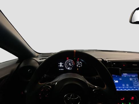 Used 2023 Toyota GR86 RWD image 7