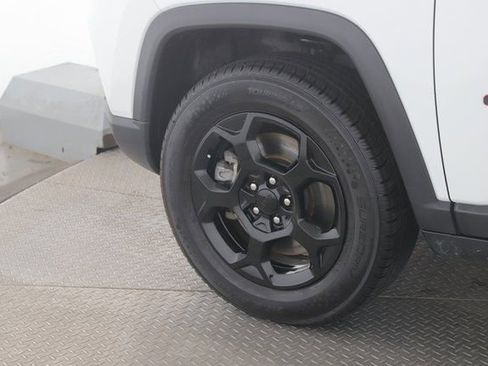 Used 2023 Jeep Compass Trailhawk image 13