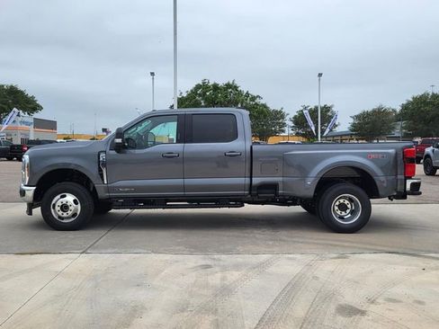 New 2026 Ford F350 4x4 Crew Cab DRW Super Duty image 9