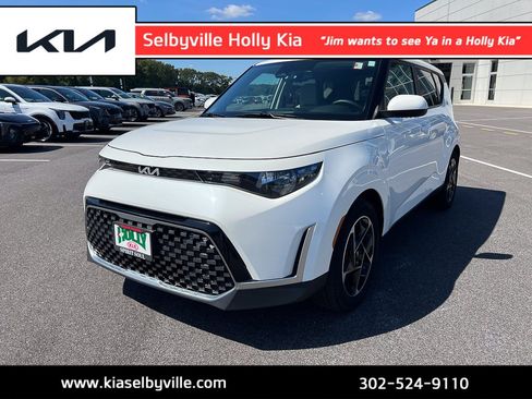 Used 2023 Kia Soul EX FWD image 1