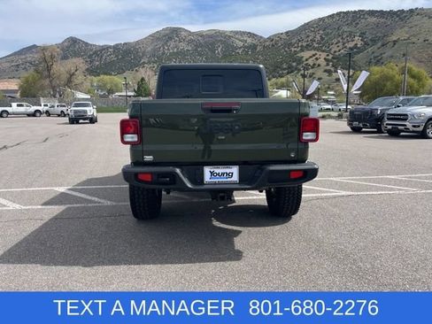 Used 2023 Jeep Gladiator Sport AWD/4WD image 5