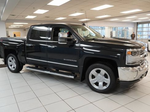 Used 2018 Chevrolet Silverado 1500 LTZ w/ LTZ Plus Package image 13