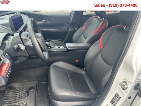 Used 2024 Toyota Prius Prime Premium w/ Advanced Technology Package FWD image 11
