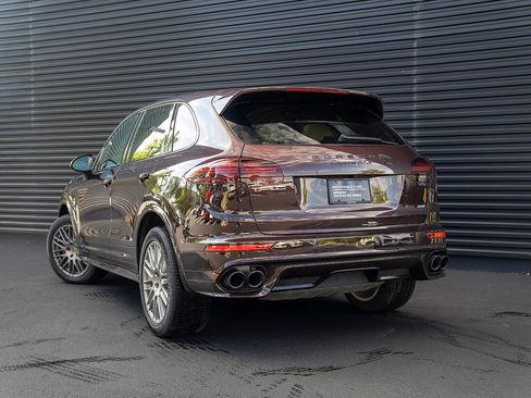 Used 2018 Porsche Cayenne GTS AWD/4WD image 3