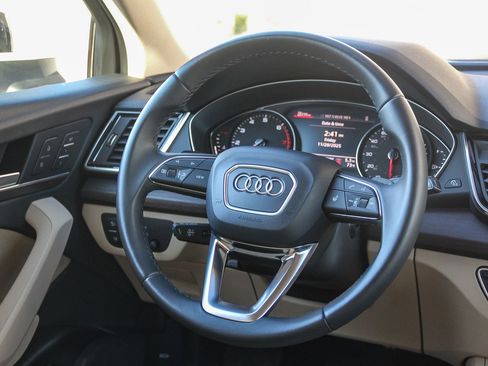 Used 2023 Audi Q5 2.0T Premium w/ Convenience Package image 16