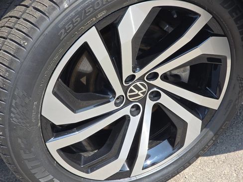 Used 2023 Volkswagen Atlas SEL AWD/4WD image 18