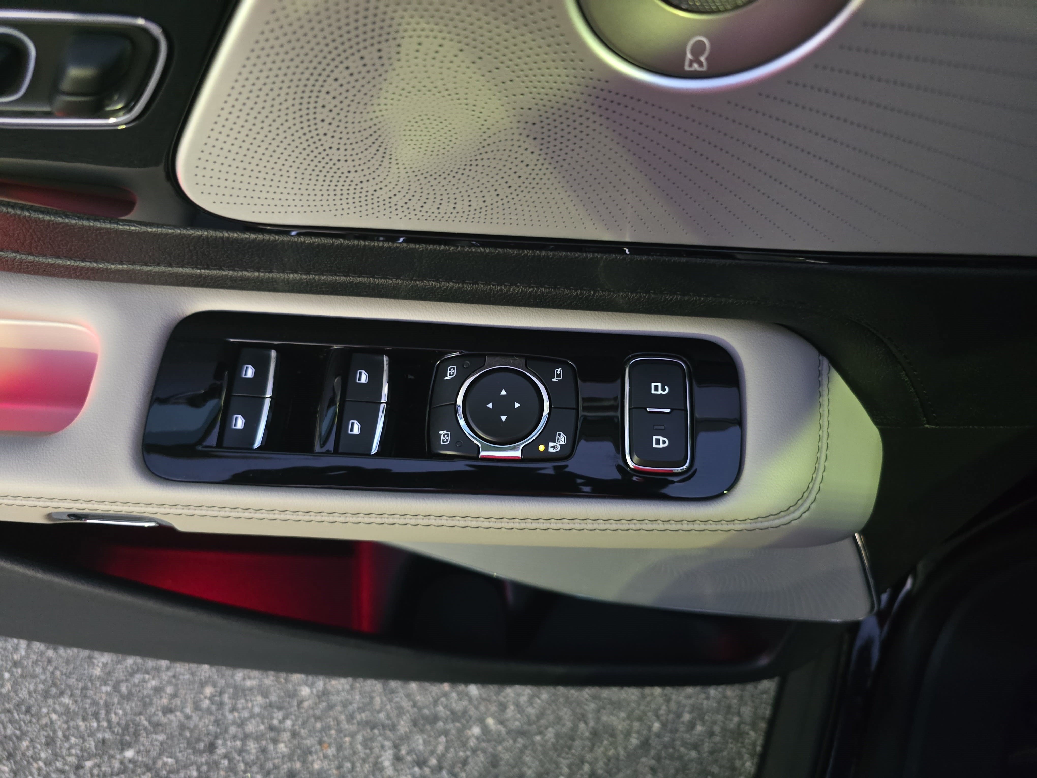 Used 2026 Lincoln Aviator Reserve w/ Luxury Package RWD image 29