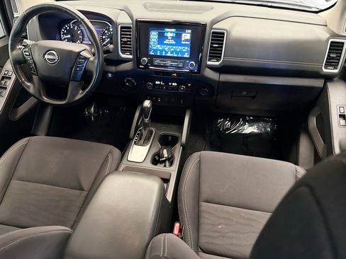 Used 2022 Nissan Frontier SV AWD/4WD image 11
