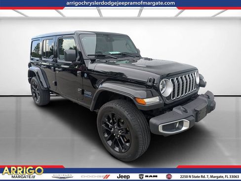 Used 2025 Jeep Wrangler Unlimited Sahara w/ Safety Group AWD/4WD image 1