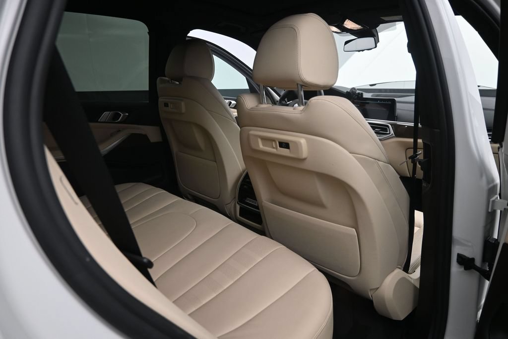 Used 2022 BMW X5 sDrive40i w/ Premium Package RWD image 23