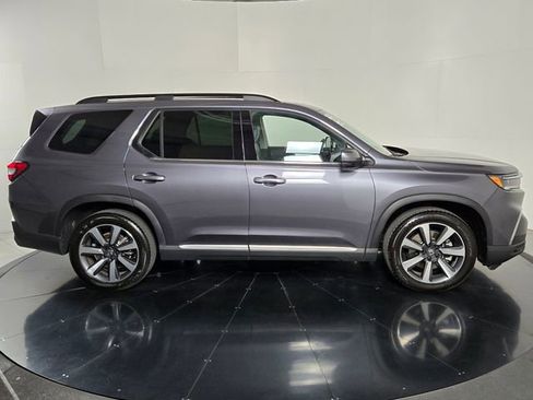 Used 2023 Honda Pilot Elite image 7